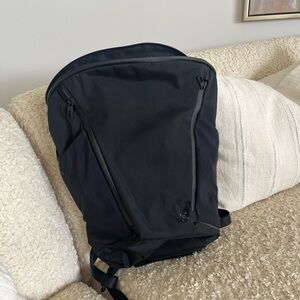 Lululemon More Miles Active Backpack Spectra *17L